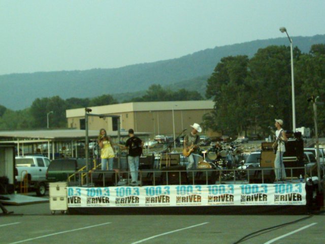 youngheartlocalband.jpg