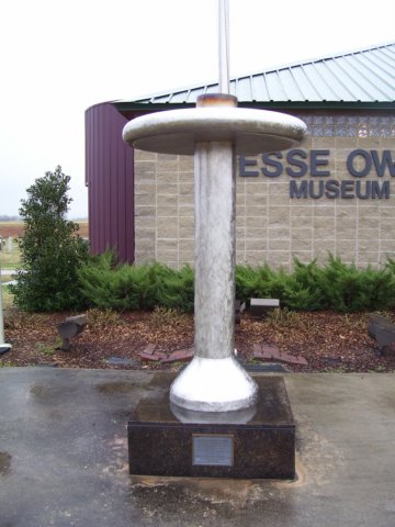 replicaof1956olympictorch.jpg