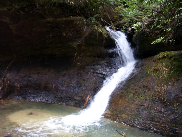 kinlockchutefalls.jpg